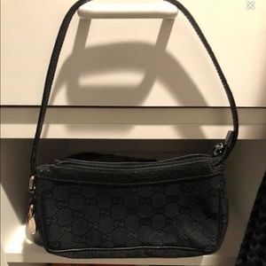 Gucci purse excellent conditions!!!!